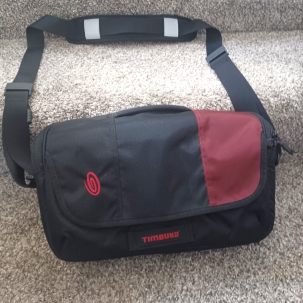 Timbuk2 informant camera bag
